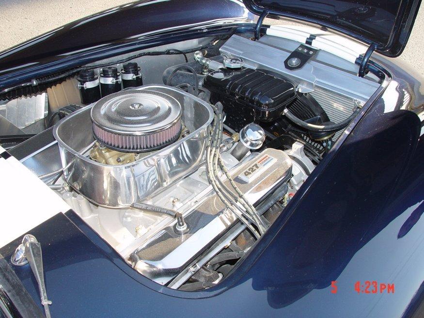 15759engine_bay_427_01