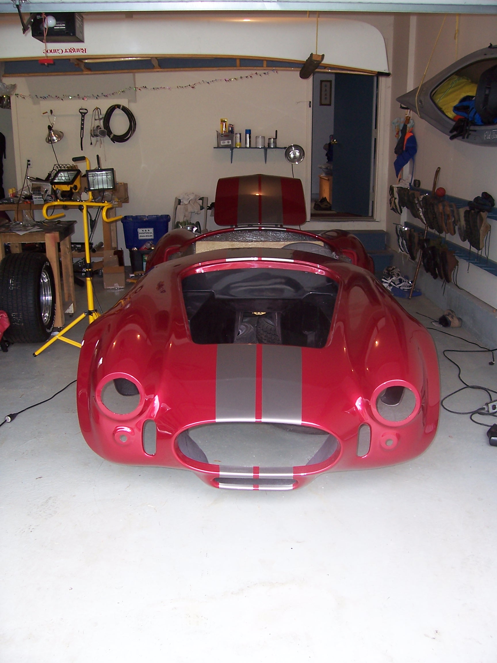 17281cobra_BODY_IN_GARAGE