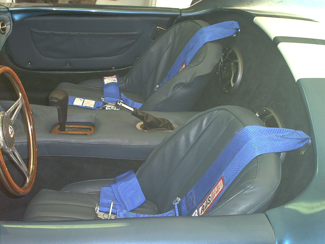 18529Seat_belts_1