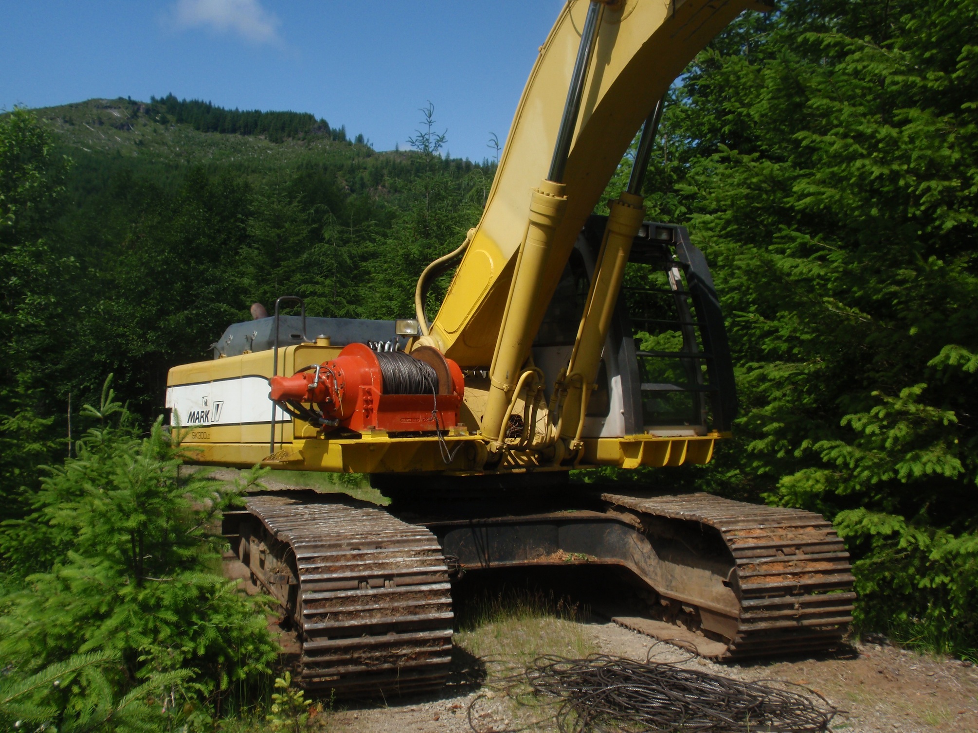 Kobelco_300_tail_hold