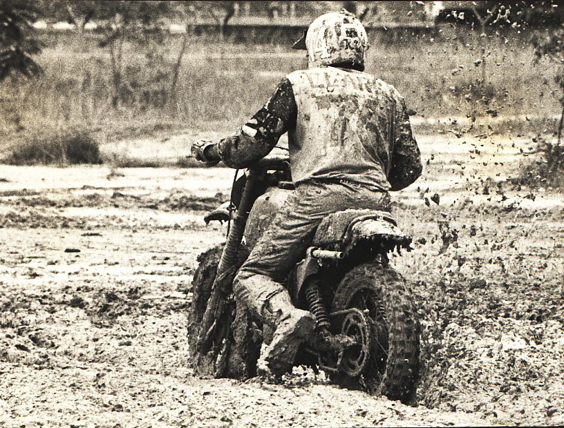 Racing_in_the_Mud_2