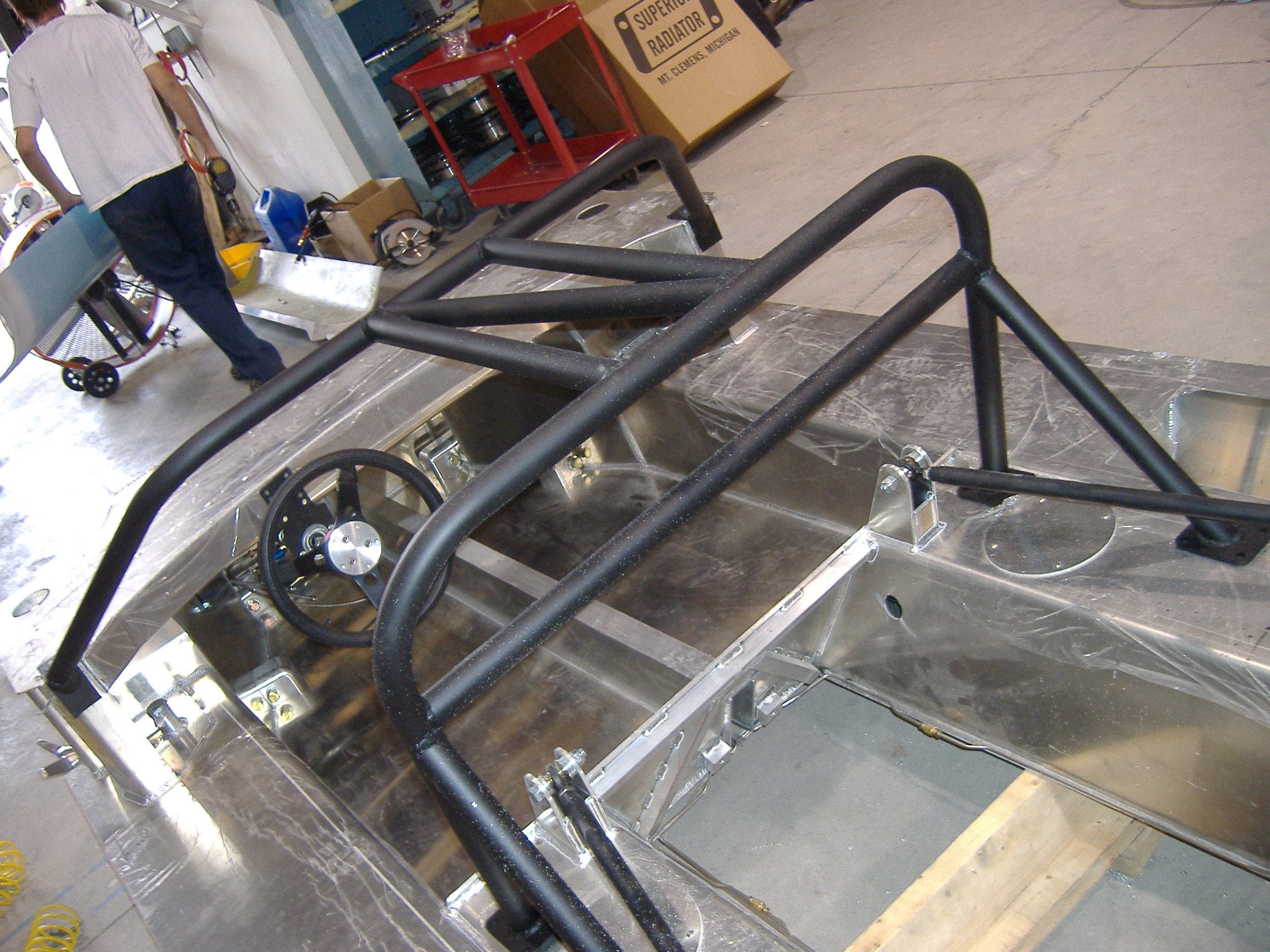 chassis_pics_with_rollcage_002